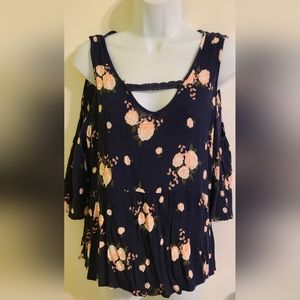 GUC BONGO cold shoulder blouse, sz xl